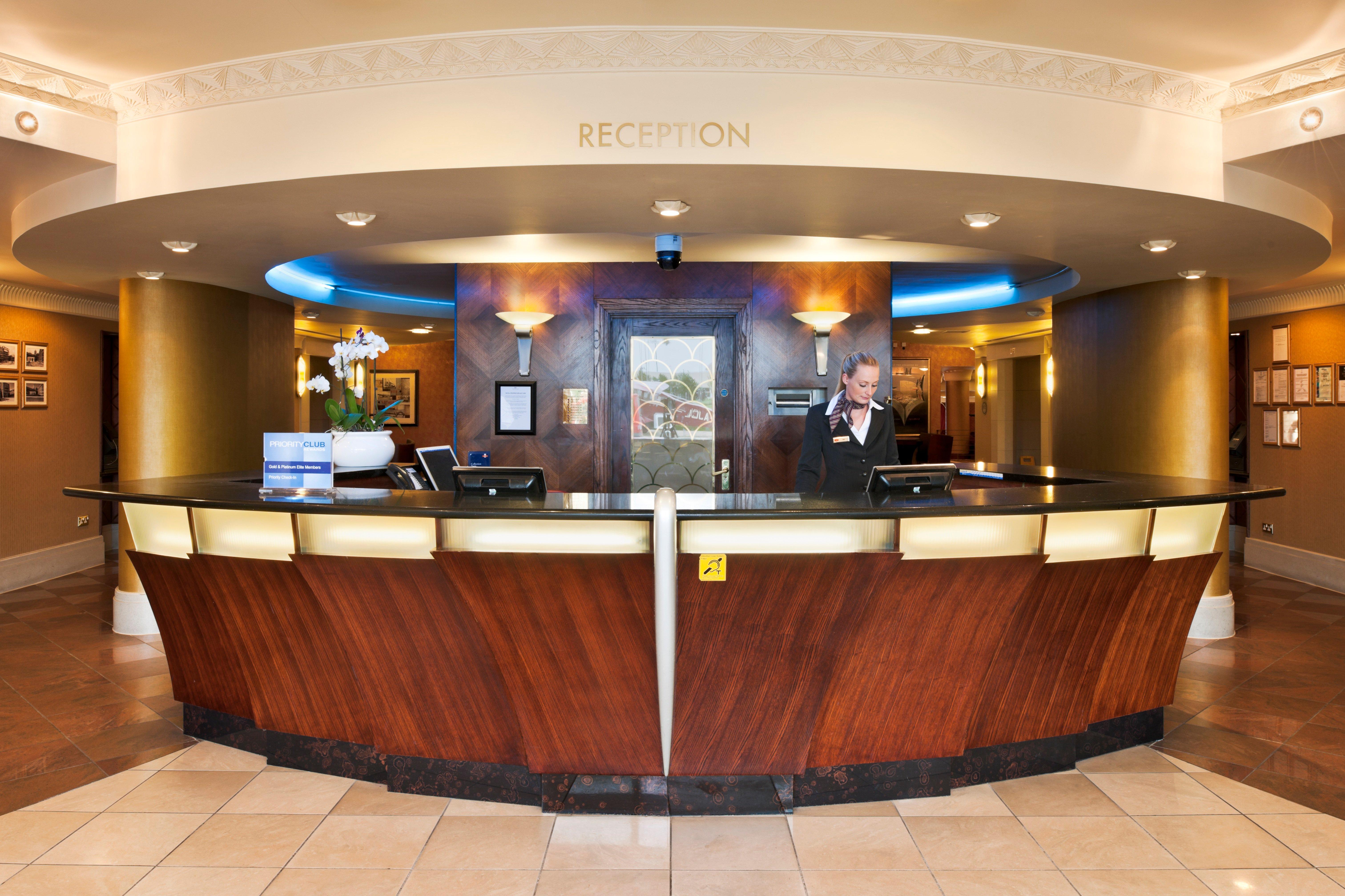 Crowne Plaza Liverpool - John Lennon Airport By Ihg Екстериор снимка