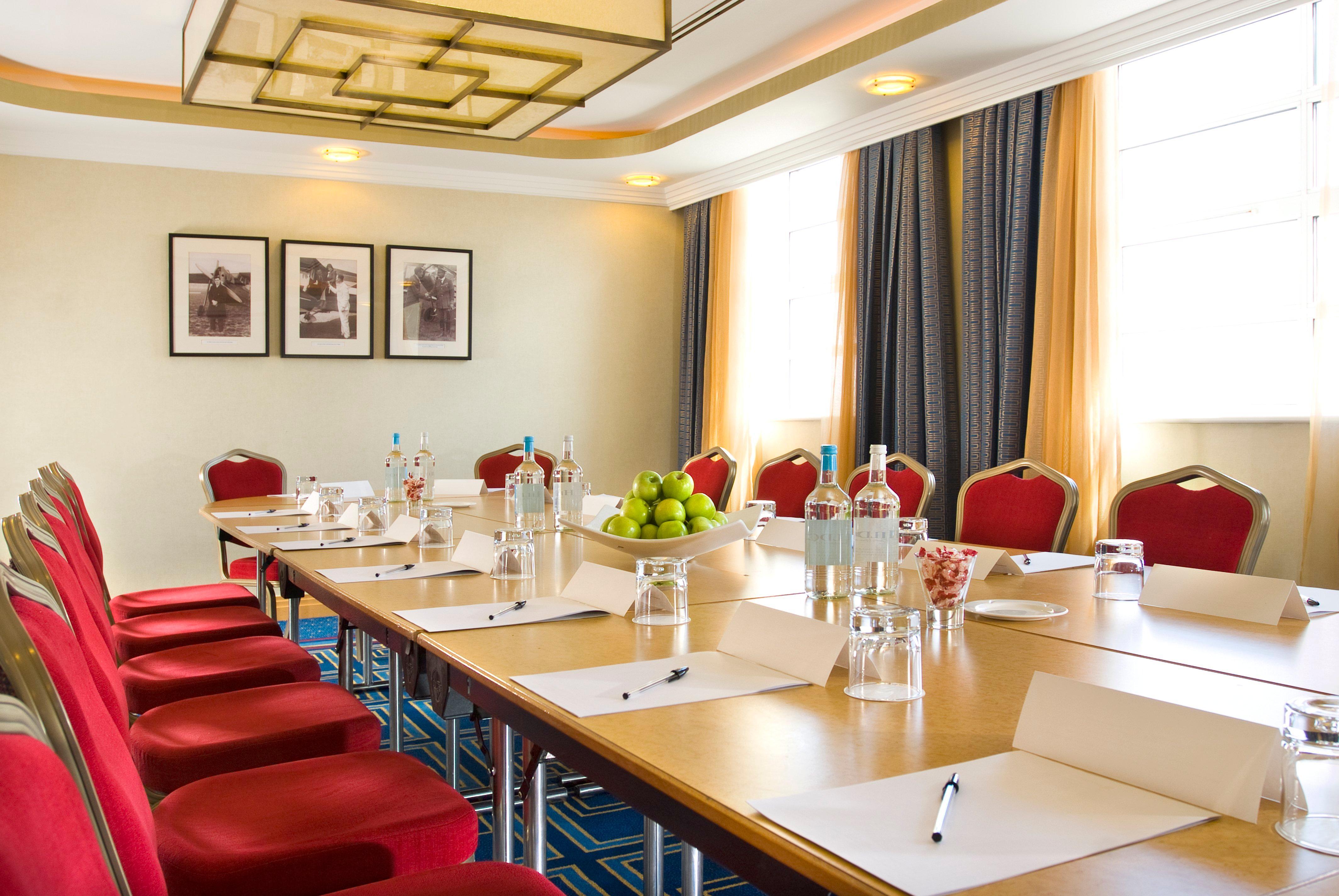 Crowne Plaza Liverpool - John Lennon Airport By Ihg Екстериор снимка